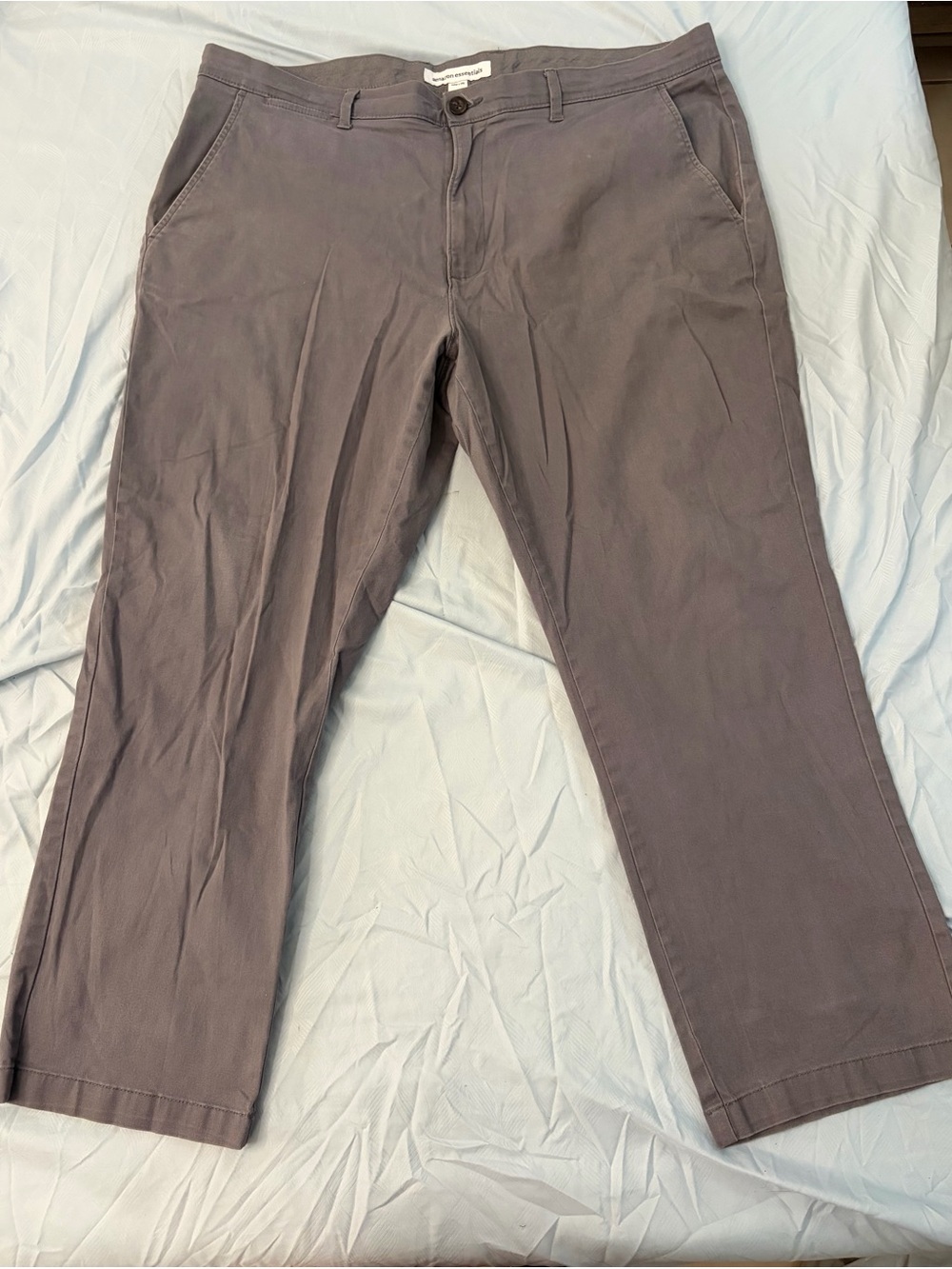 Amazon Essentials Men's Charcoal Gray Chino Pants